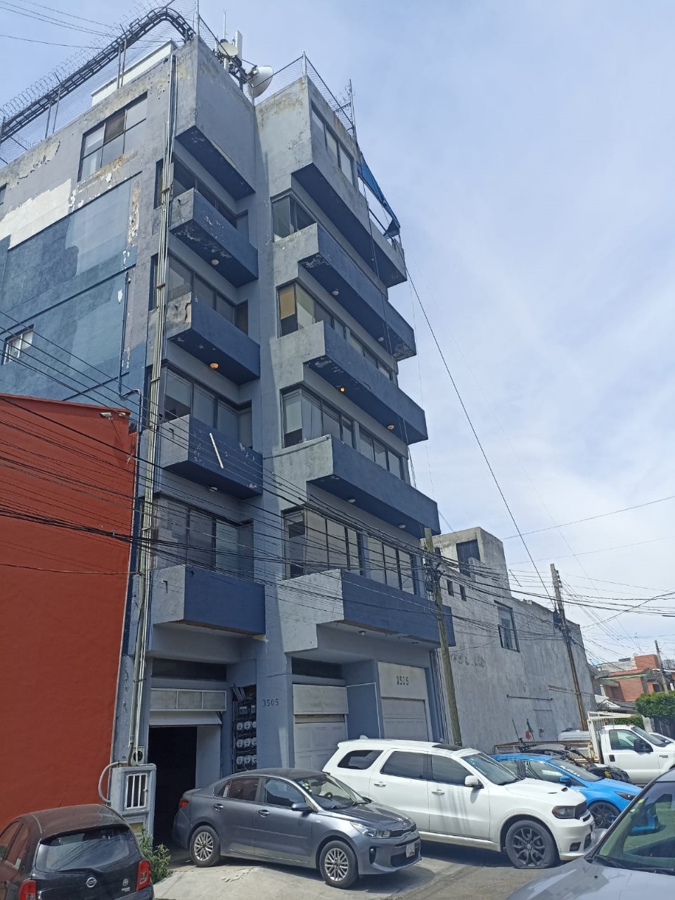 Edificio en Venta – 5 Niveles con Estacionamiento y Elevador (Av. 31 Poniente, Puebla)